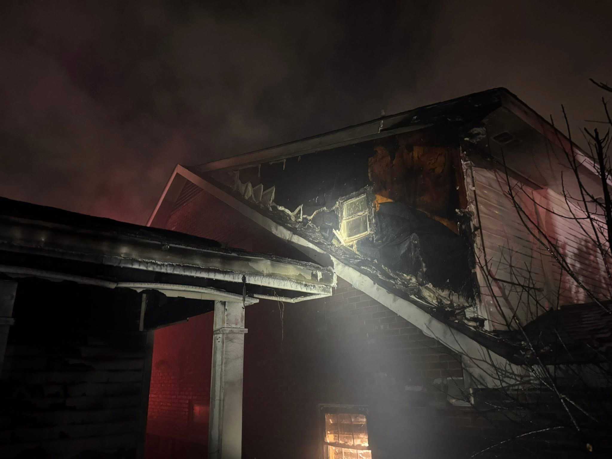Early morning fire damages home in Lakeview