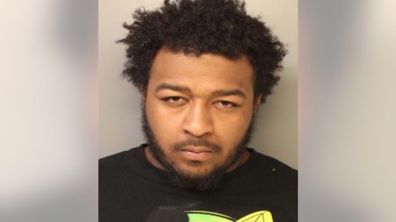 Philadelphia murder suspect sought in deadly shooting of man sitting in car