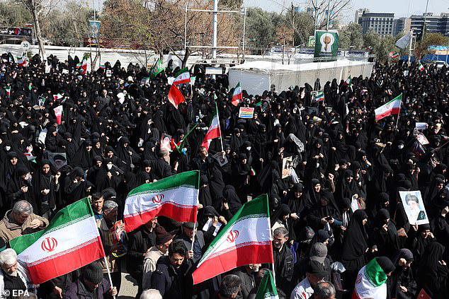 Report: Truth about Iran 'plot to detonate Amazon package bombs in America'