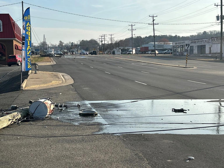 Vehicle downs utility pole across Mechanicsville Turnpike, causing ...