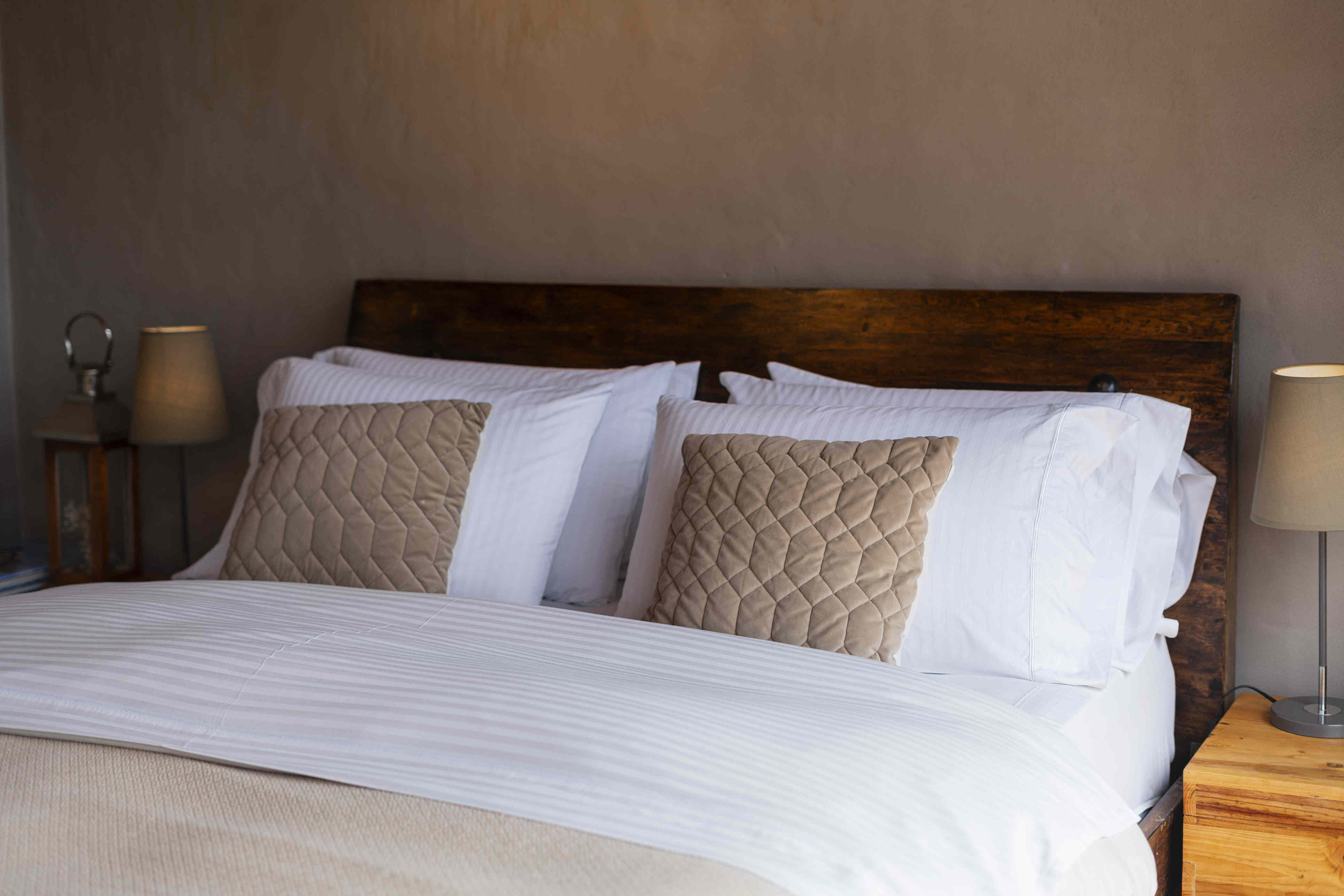Do you really need a top sheet? A bedding expert weighs in