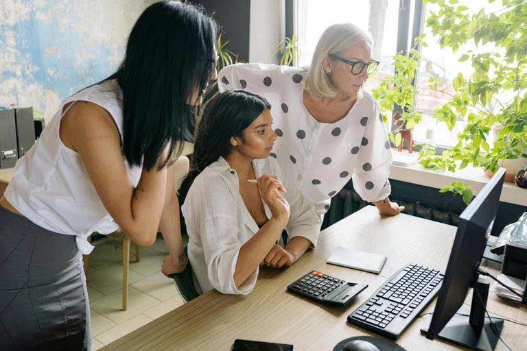 Why connection‑rich organizations outperform high‑scale micro teams