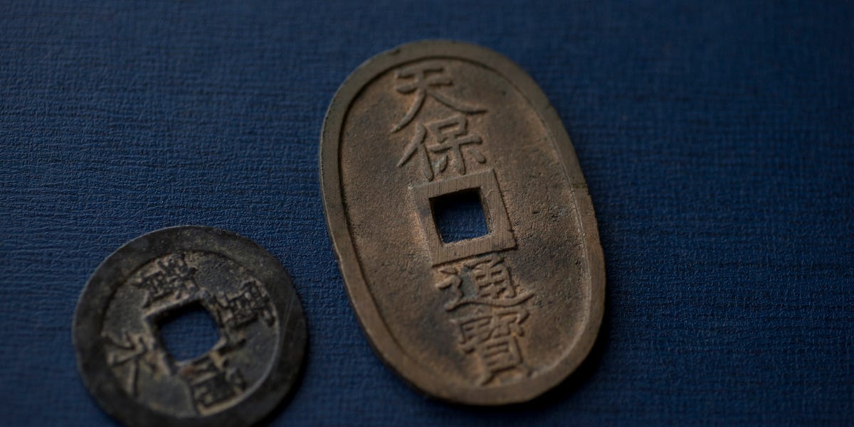 A metal detectorist found a 200-year-old coin buried in a field. It shouldn’t have been there.<br><br>