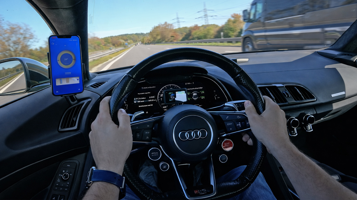 Audi R8 with 1000HP is wild at high speed