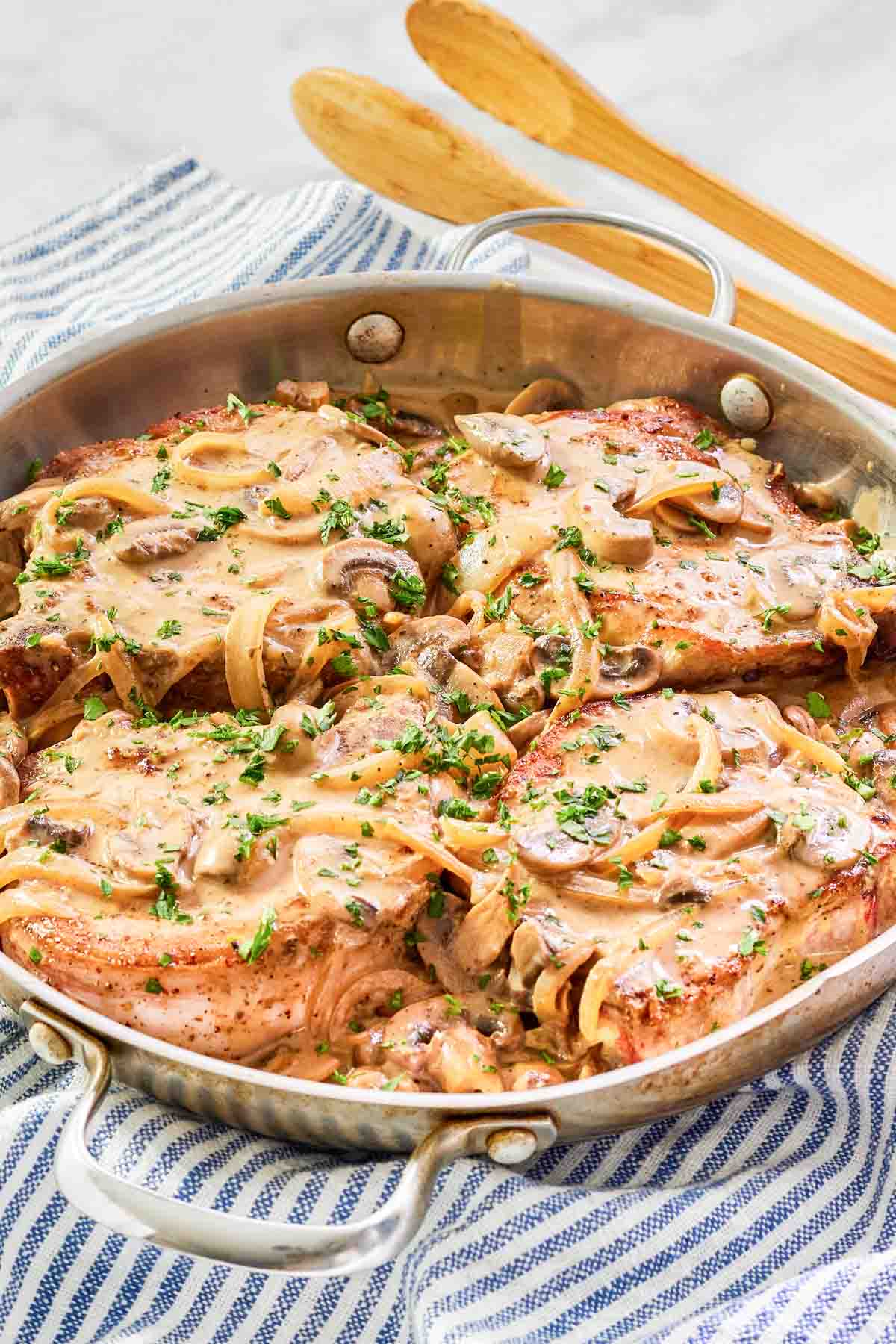 Pork chops with mushroom gravy