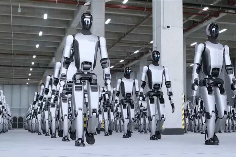 China proyecta fabricar 100,000 robots humanoides para 2026