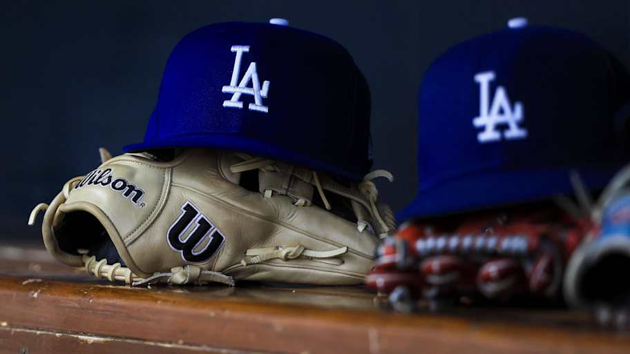 Dodgers make under-the-radar move that could impact opening day roster<br>