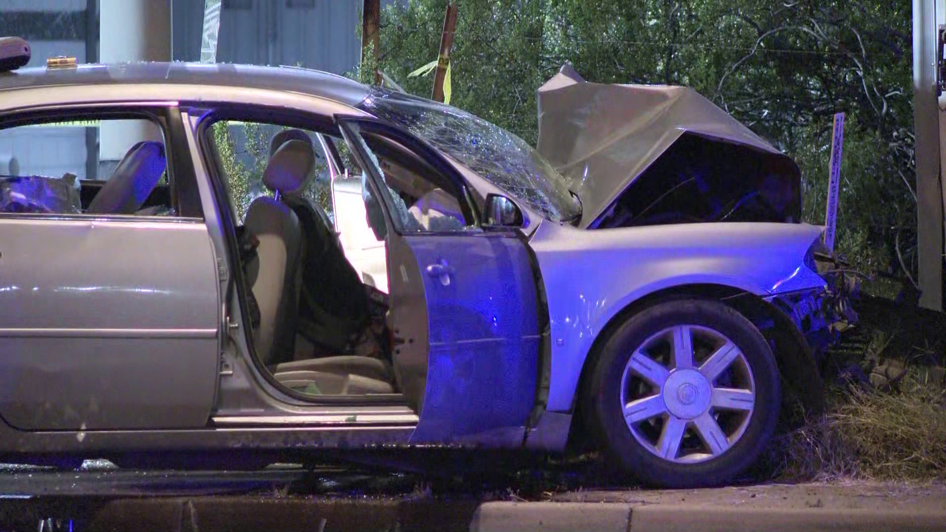1 dead, 2 in critical condition after car crashes into pole in north ...