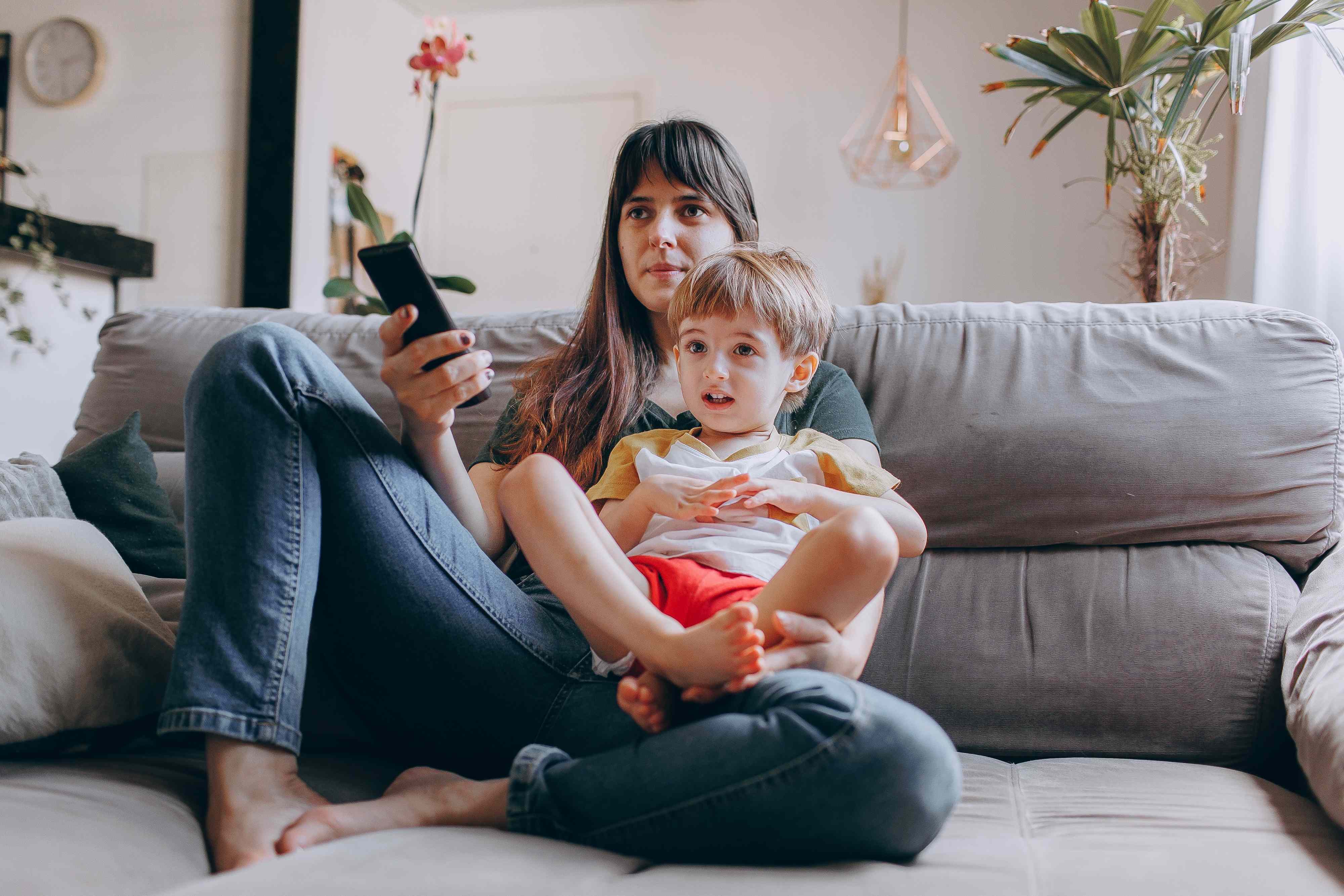 10 signs you're a 'silky mom'—and what it really means