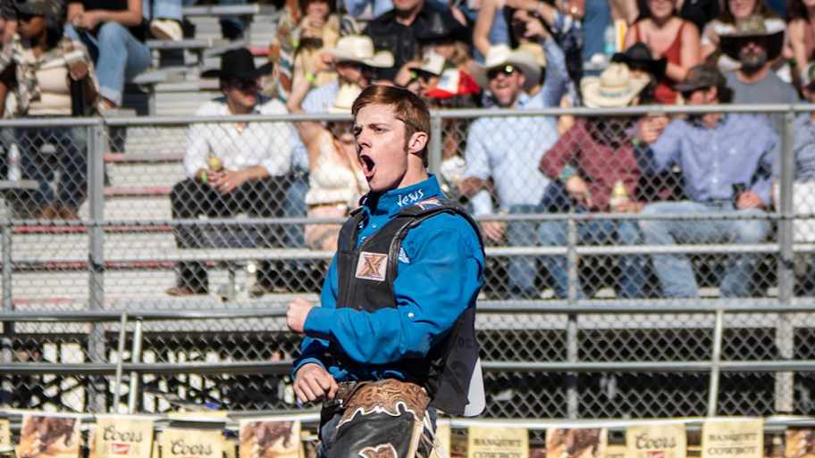 Top NFR stars cash in with major wins at Tucson Rodeo