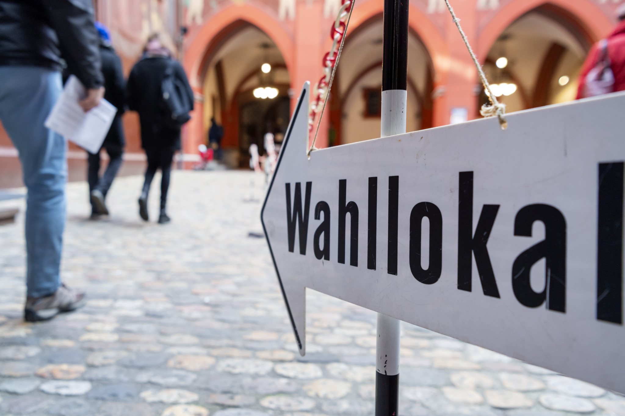 Basel-Stadt kann elektronische Stimmen nicht auszählen – 10’000 ...