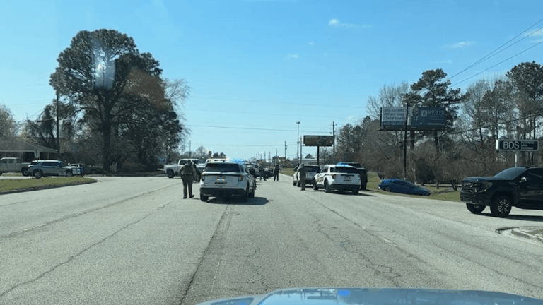 Deputies investigating crash following chase on I-95 in Florence Co.