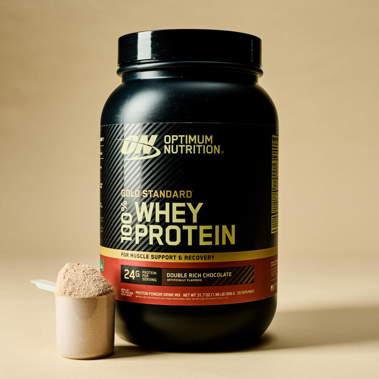 Want to build muscle? These are the 6 protein powders our editors trust.