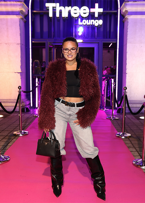 Irish choreographer Maureen Moores surprises Raye fans ahead of sold ...