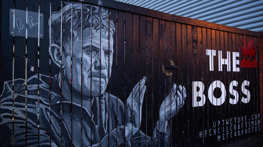 Inside Wrexham dressing room as trio deliver messages ahead of FA Cup ...