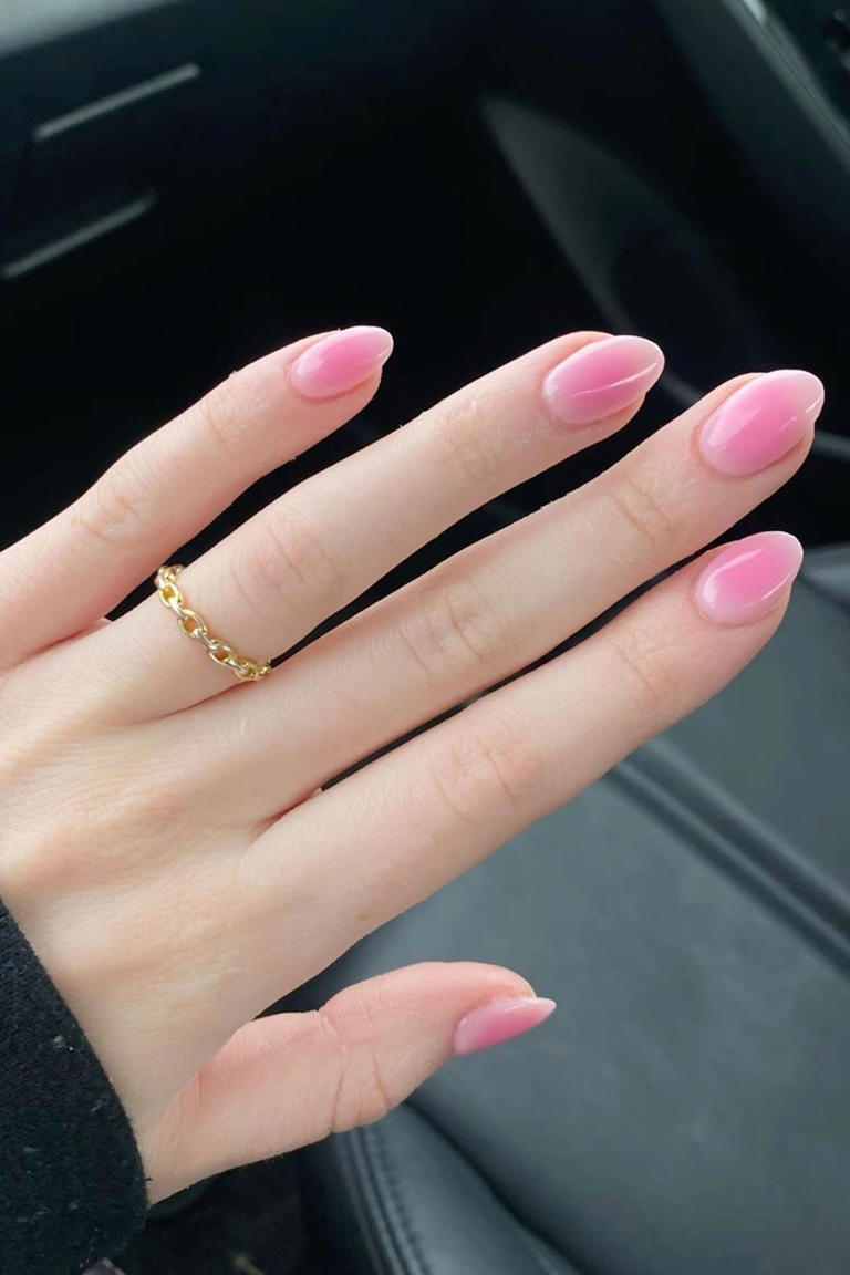 Babydoll nails: la manicura romántica inspirada en la lencería