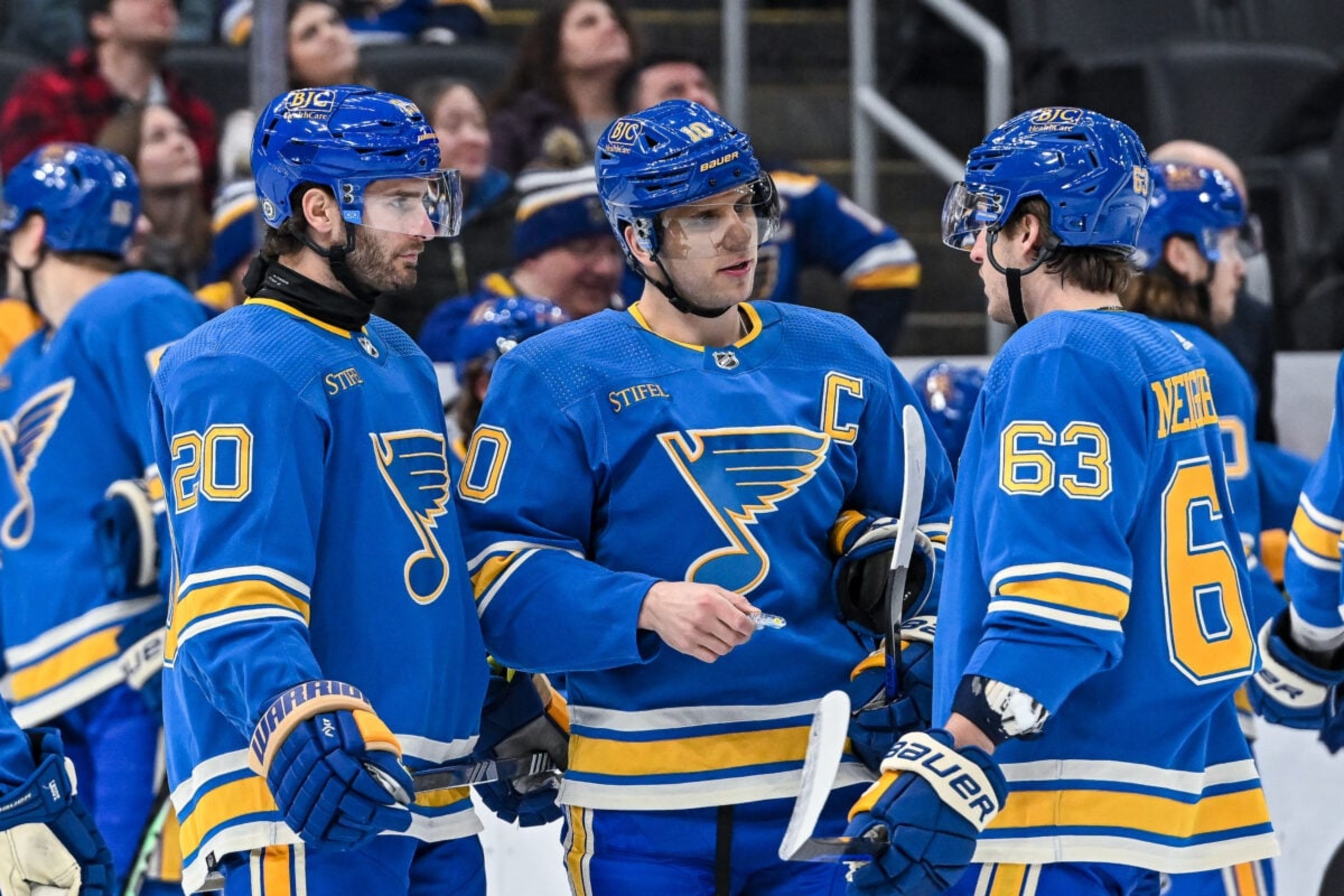 islanders-acquire-brayden-schenn-from-blues-for-2-picks-drouin-gidlof