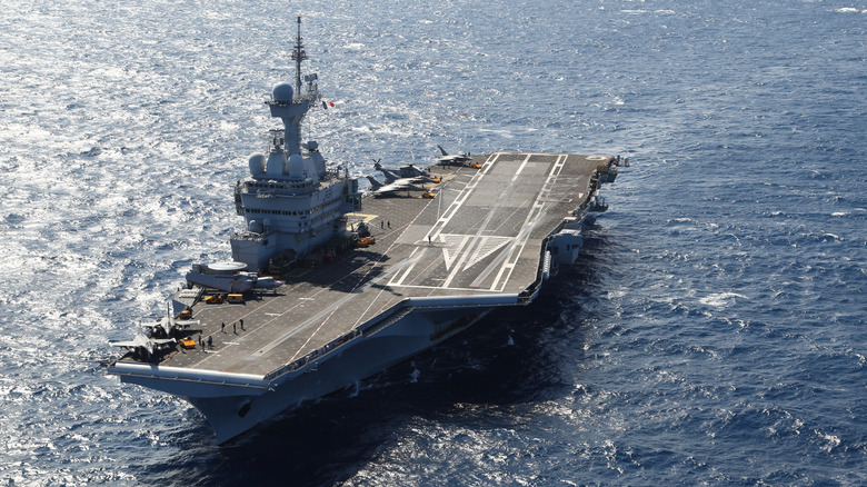 France's Charles de Gaulle deploys: Here's where the aircraft carrier ...