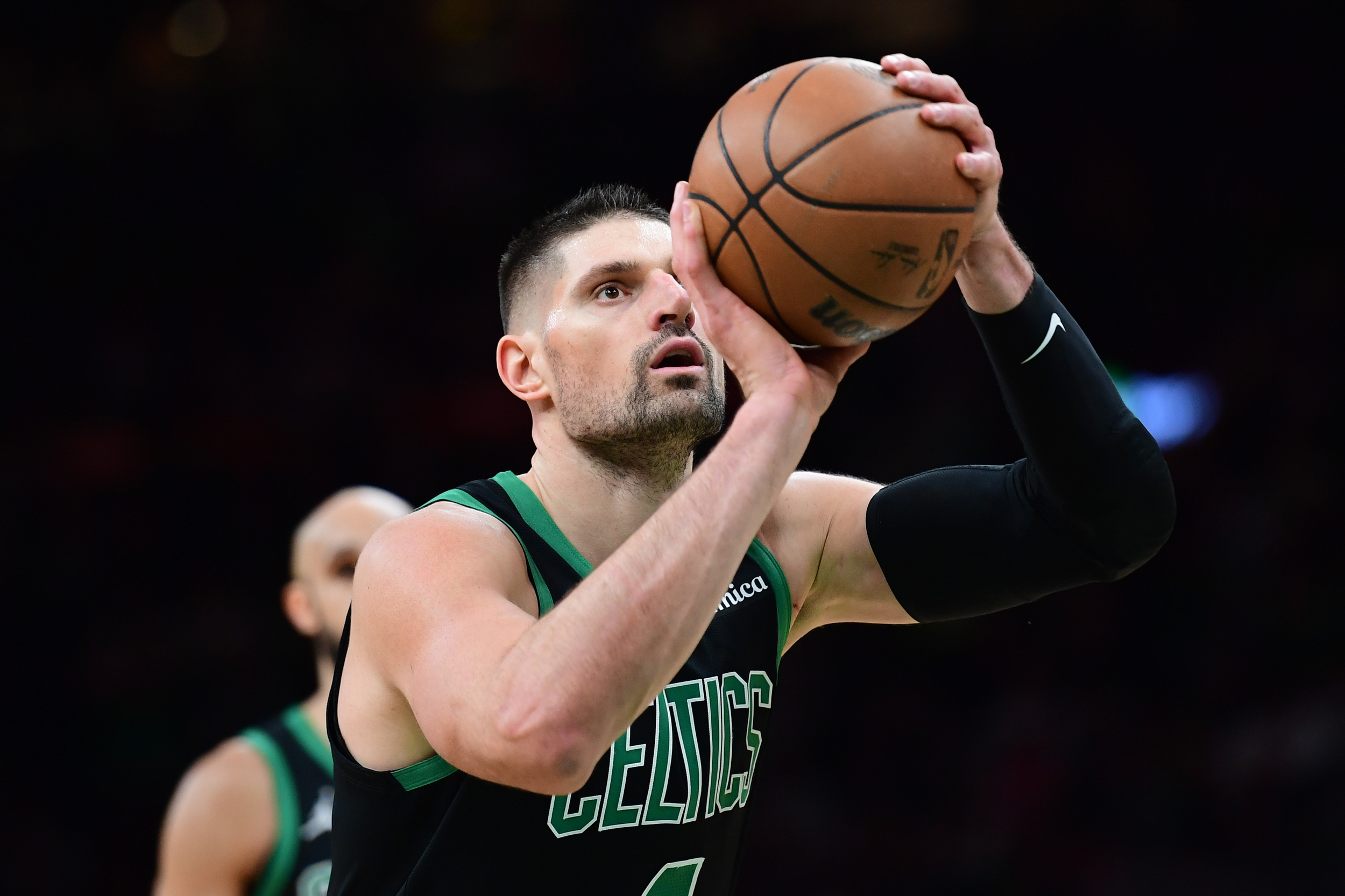 Celtics' Nikola Vucevic suffers broken right ring finger