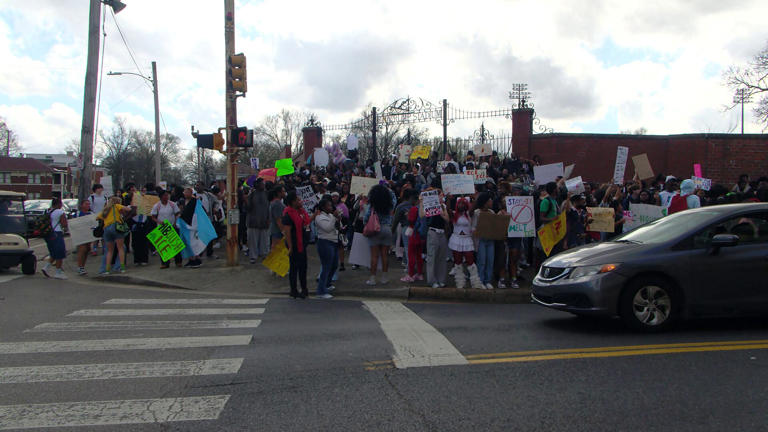 Central High students walk out in protest of ICE