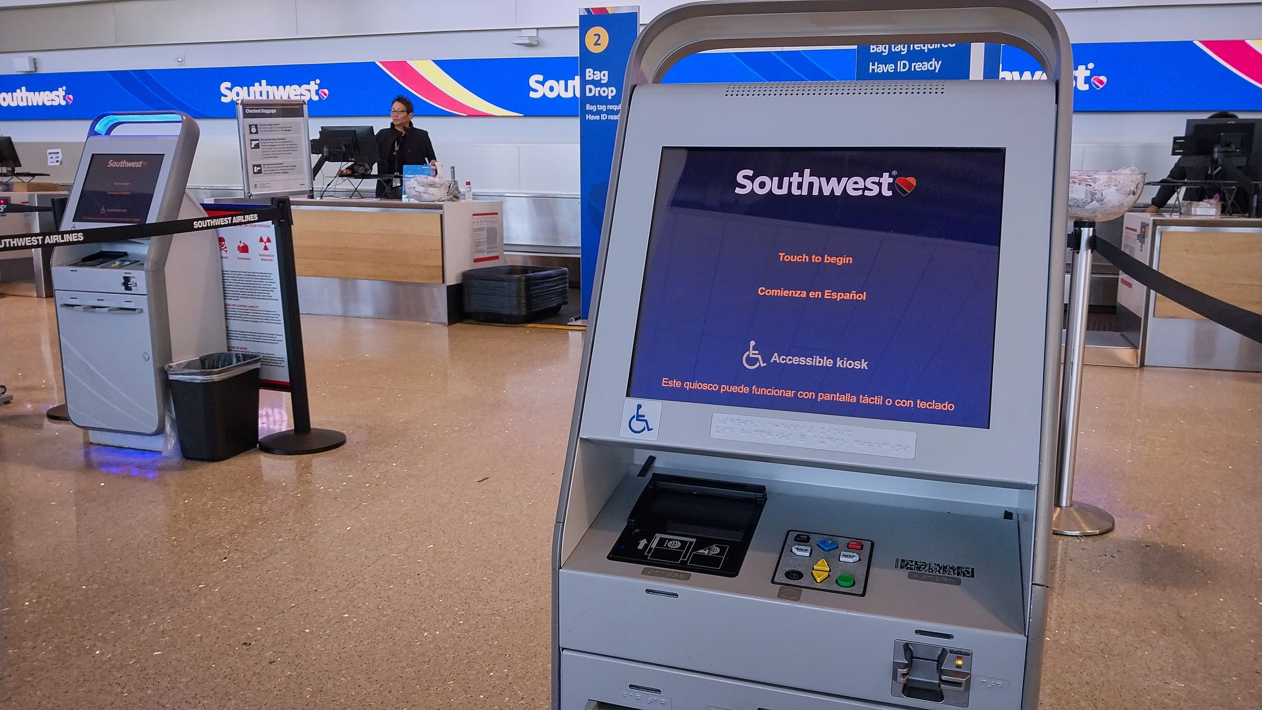 Southwest Airlines issues a travel alert and cancels hundreds of ...