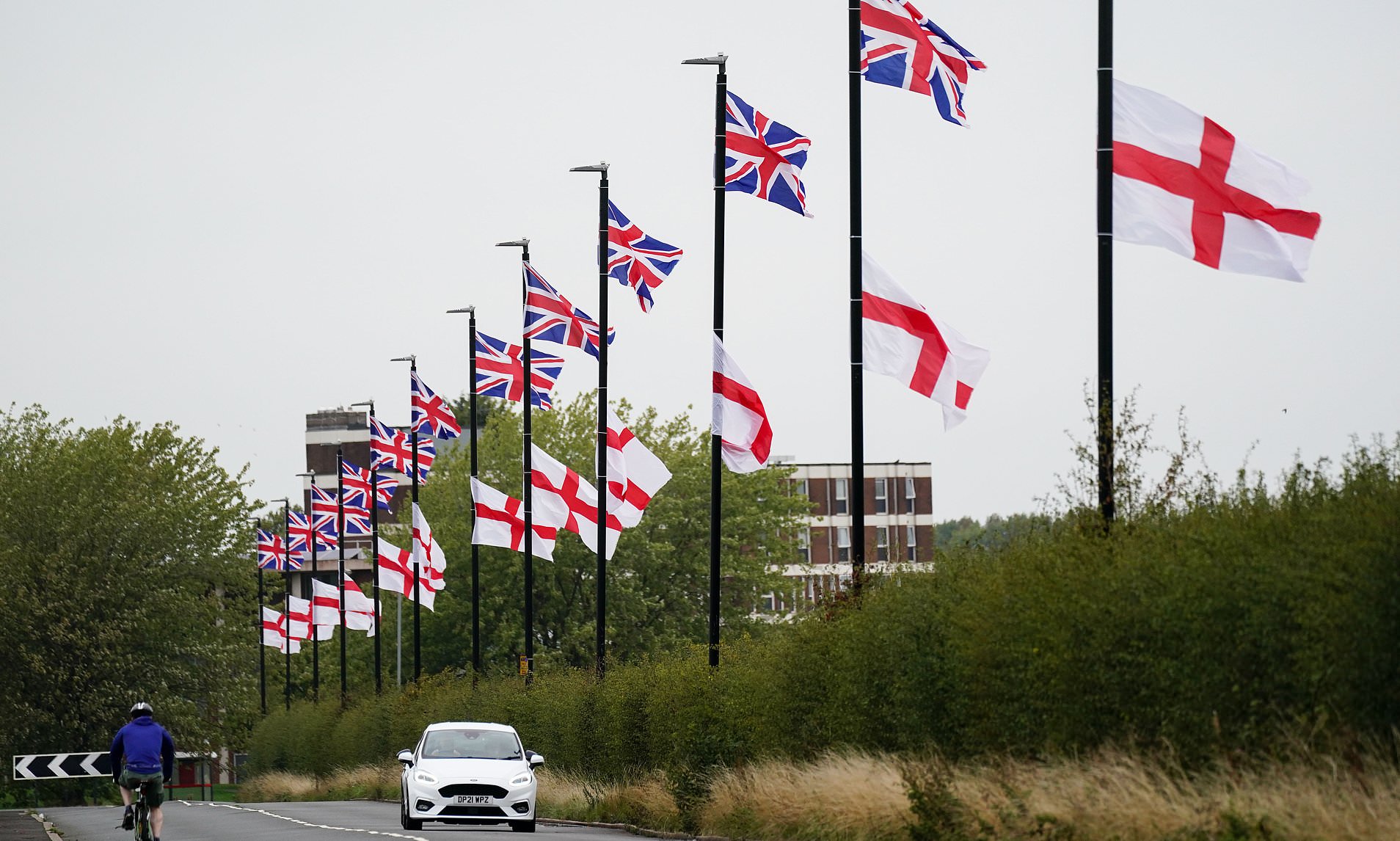Flying a Union Jack flag branded a 'tool of hate' in government's ...