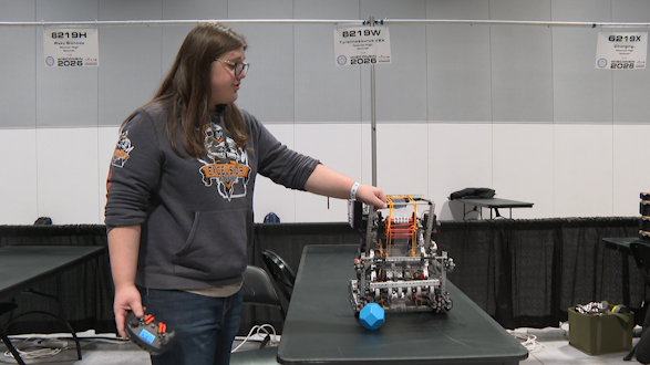 More than 700 students compete in Wisconsin VEX Robotics State ...