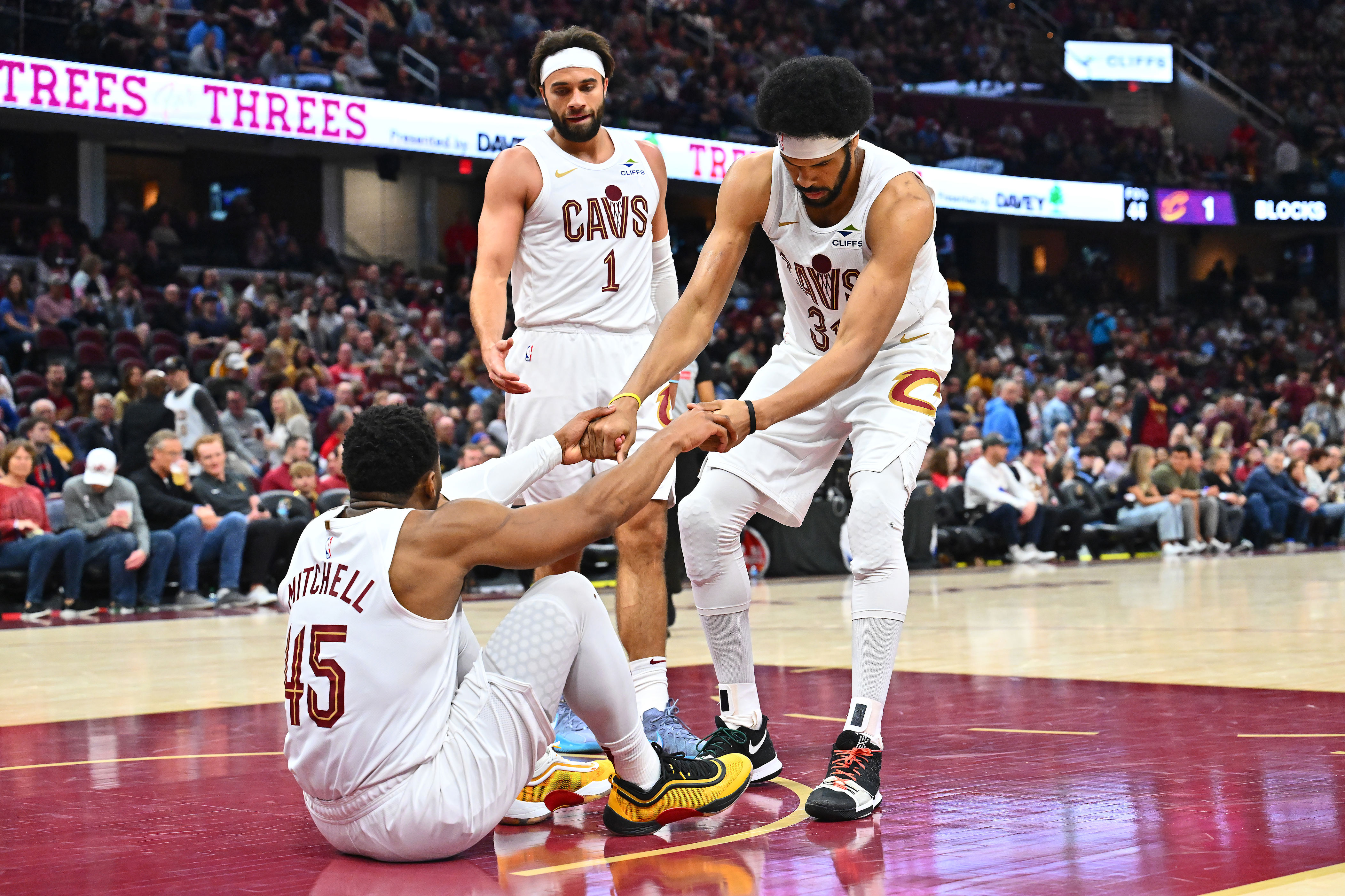 Kenny Atkinson provides positive injury updates for Donovan Mitchell ...