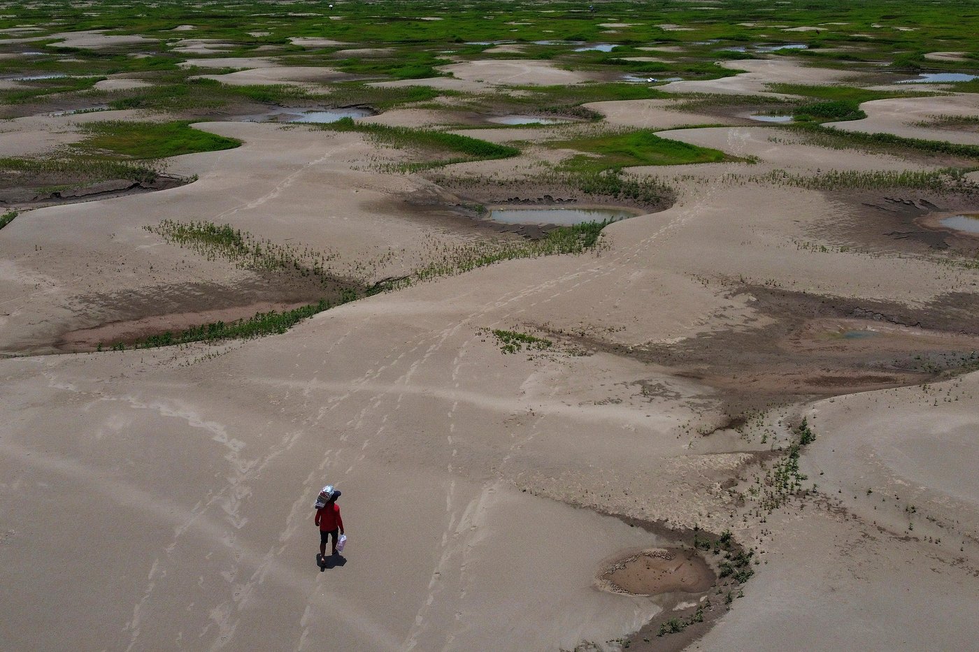 Heat waves that spark damaging droughts are happening more frequently ...