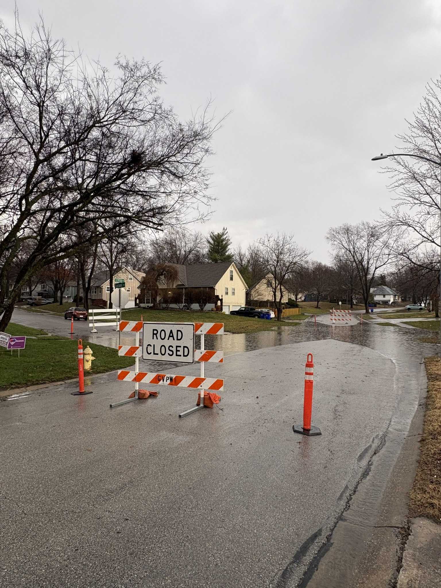 Weather blog: Severe thunderstorm warning coverage | Thousands without ...