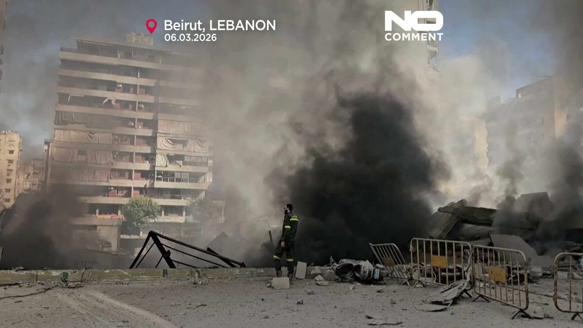 Lebanon: Israeli strikes on Hezbollah stronghold displace thousands in ...
