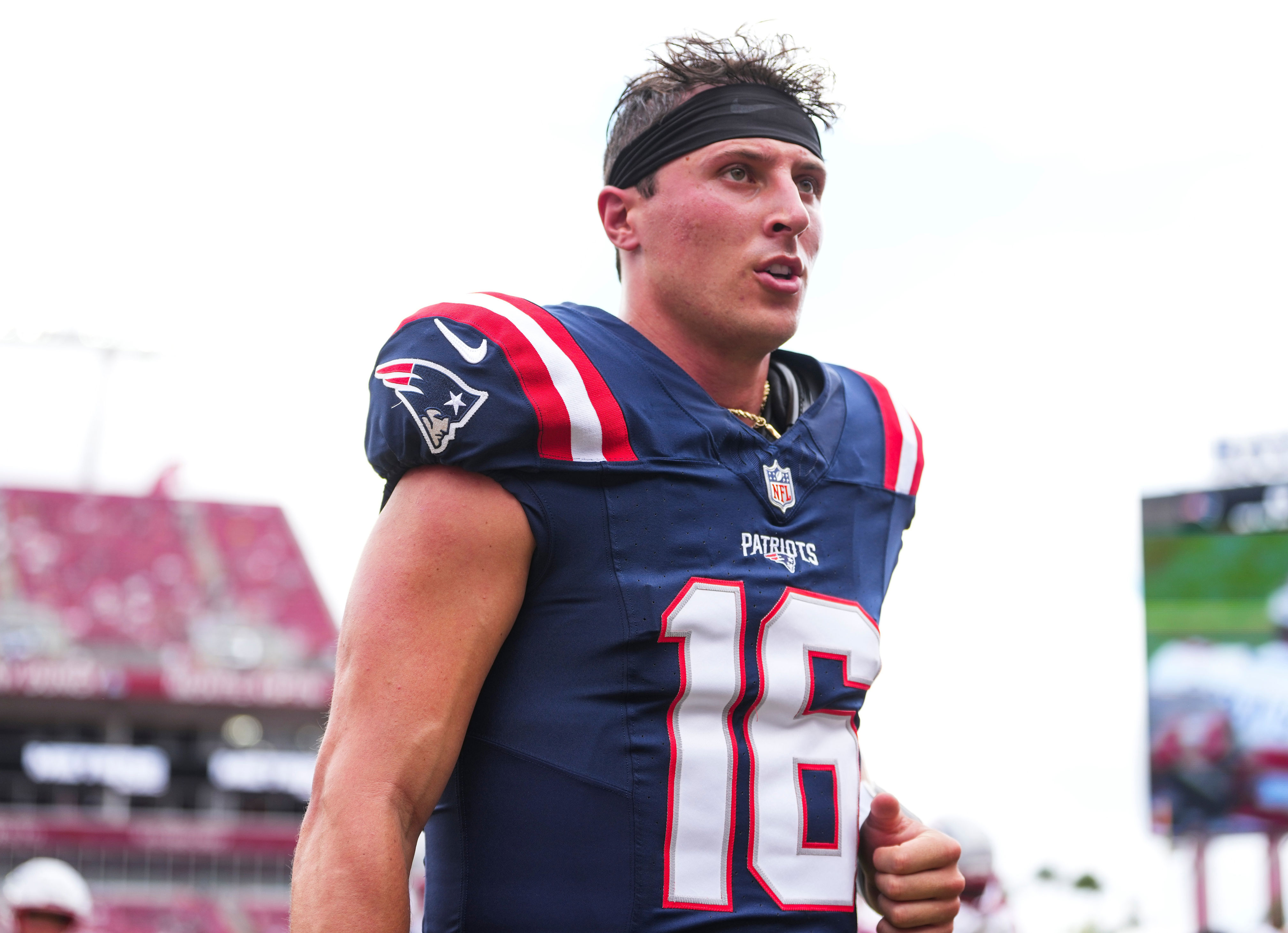 Patriots re-sign quarterback Tommy DeVito to 2-year deal