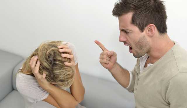 10 worrying signs of a controlling relationship