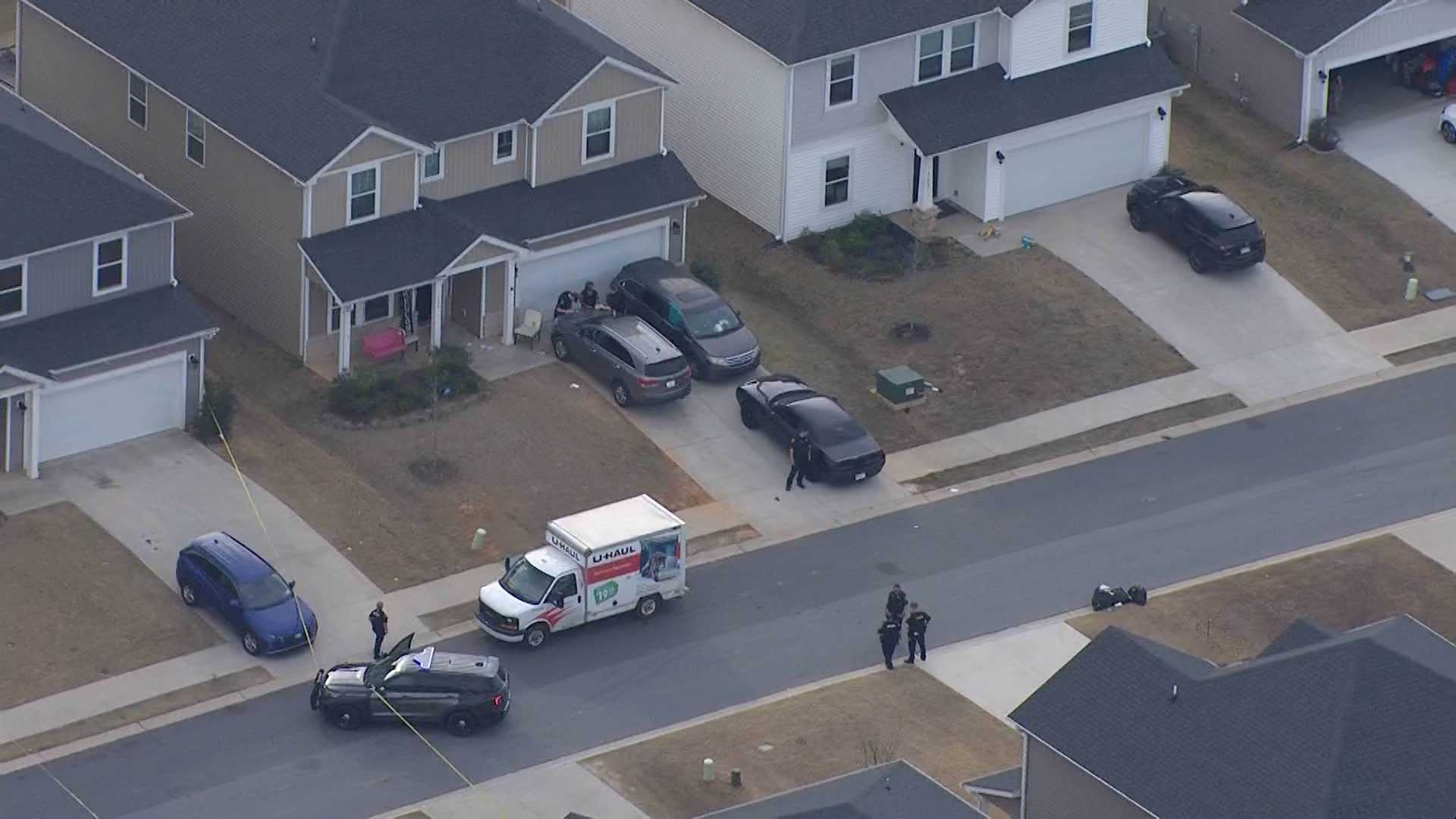 Suspect arrested after shooting leaves 1 dead, 1 injured, investigators say