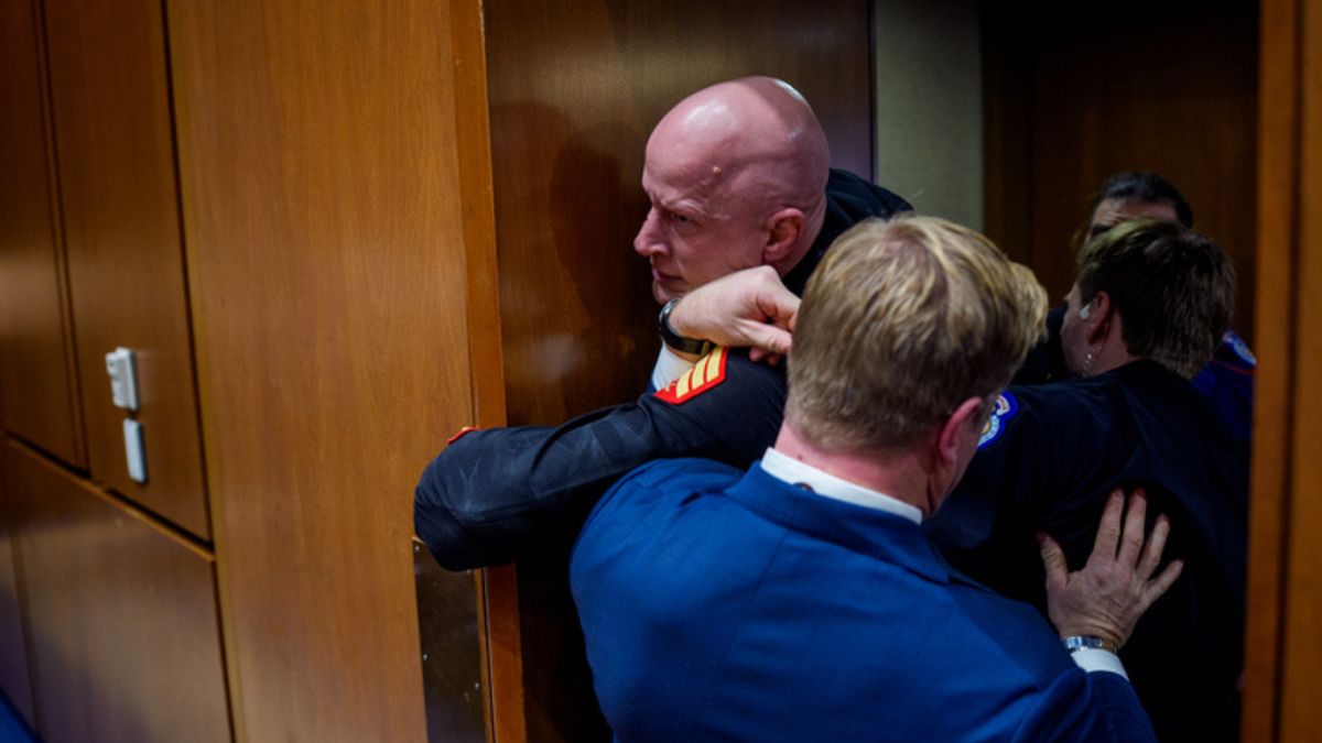 Protesting veteran Brian McGinnis suffered broken arm in struggle with ...