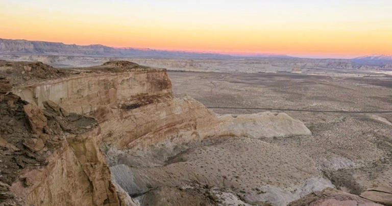 This Arizona trail lets you cross into another state on foot