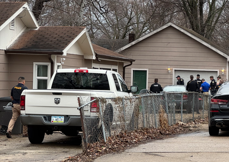 Des Moines police arrest car theft suspect after chase, brief standoff