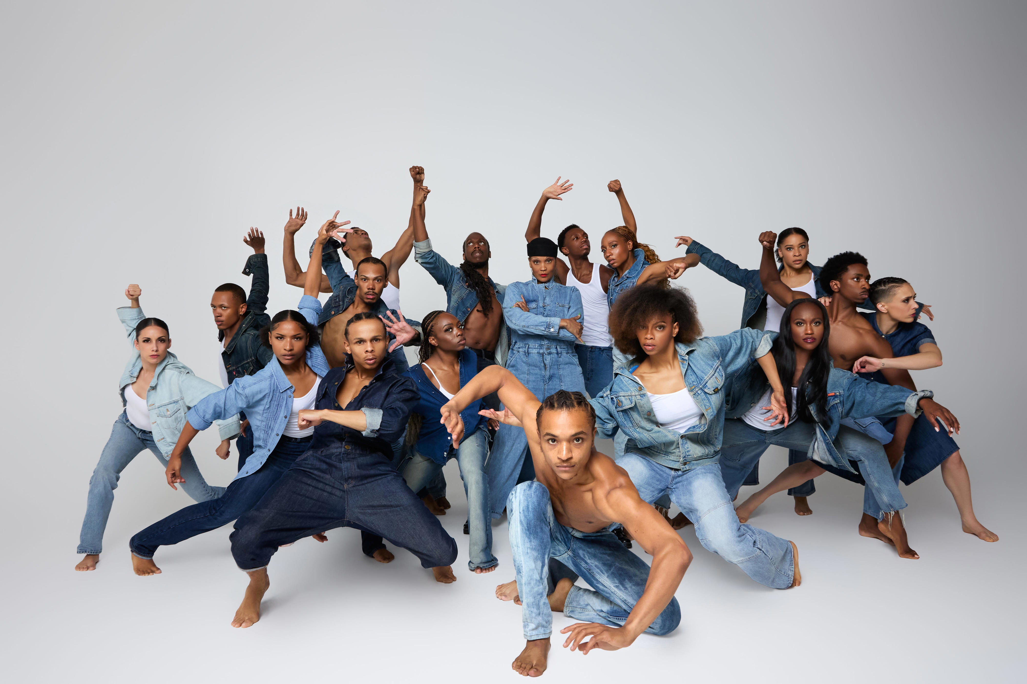 Chicago's Deeply Rooted Dance Theater marks 30 years with Sinfonietta ...
