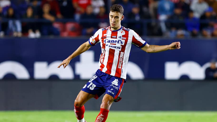 Club América announces first signing as Brazilian midfielder arrives