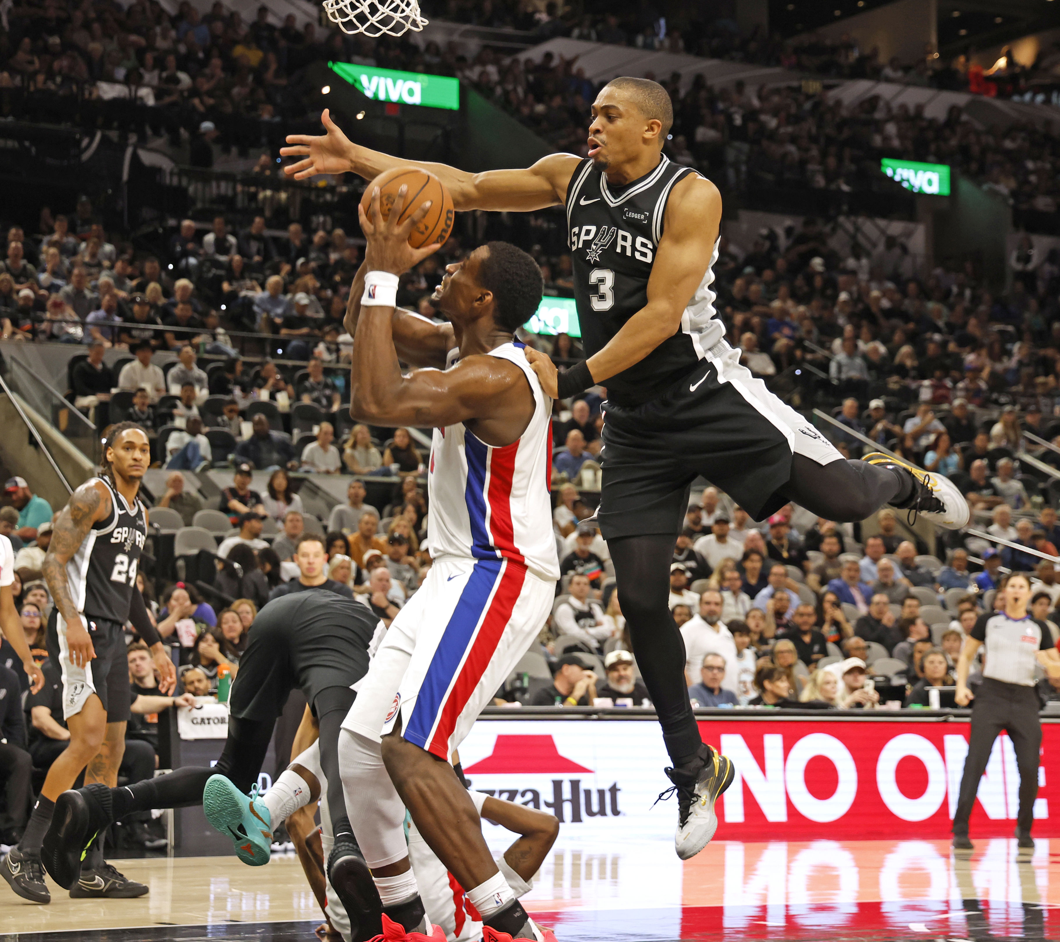 What we learned from the Spurs win over the Pistons