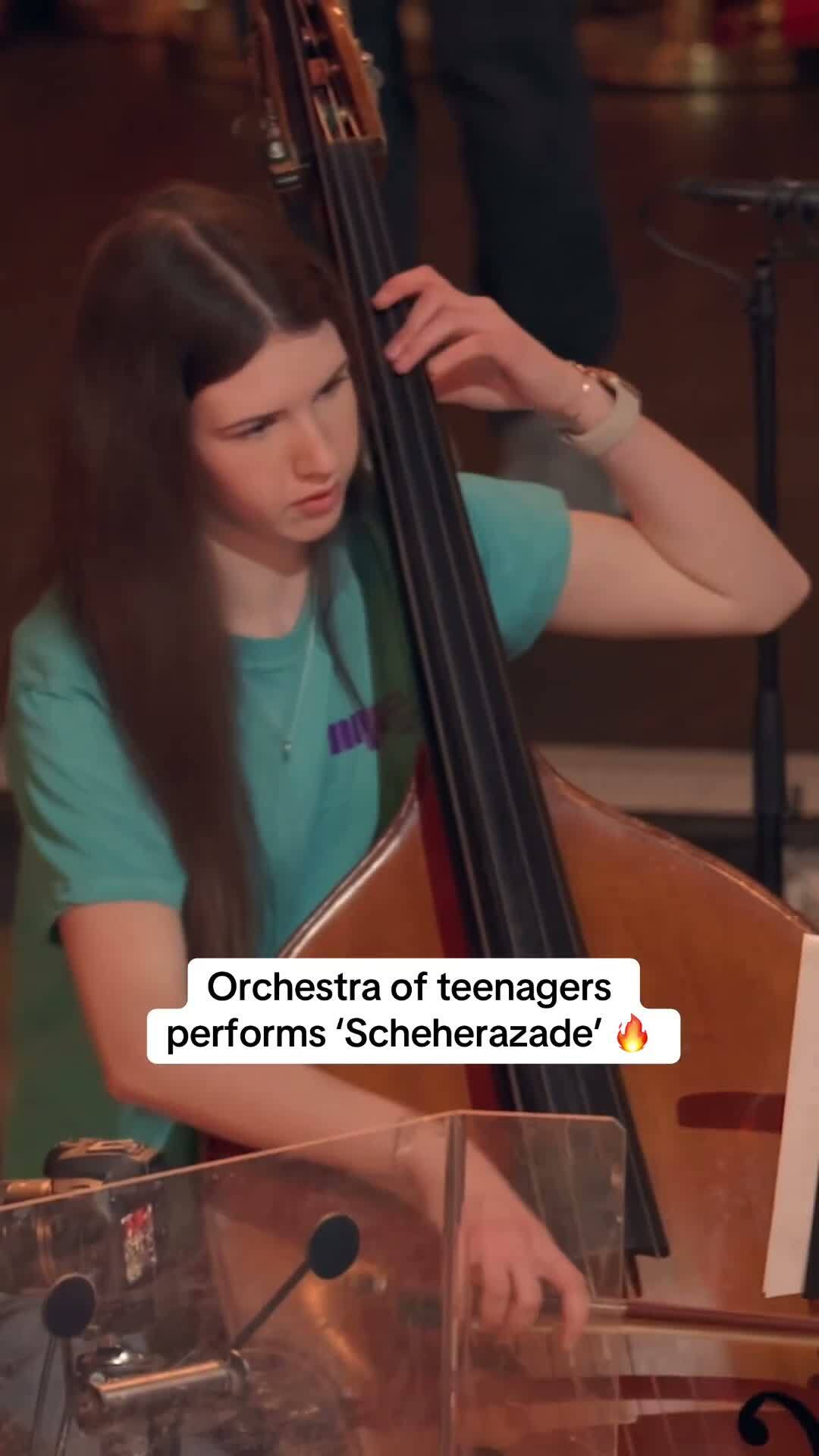 Teenagers play to an audience of 3,000!