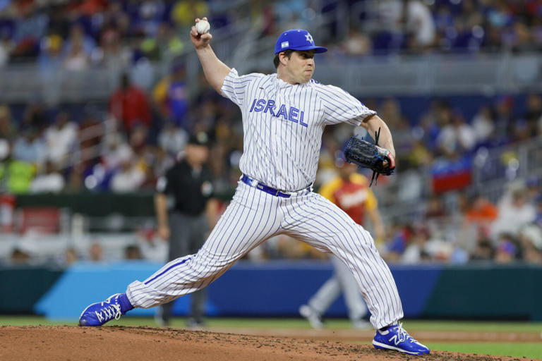 Mets pitcher Robert Stock reports shoulder discomfort after pitching ...