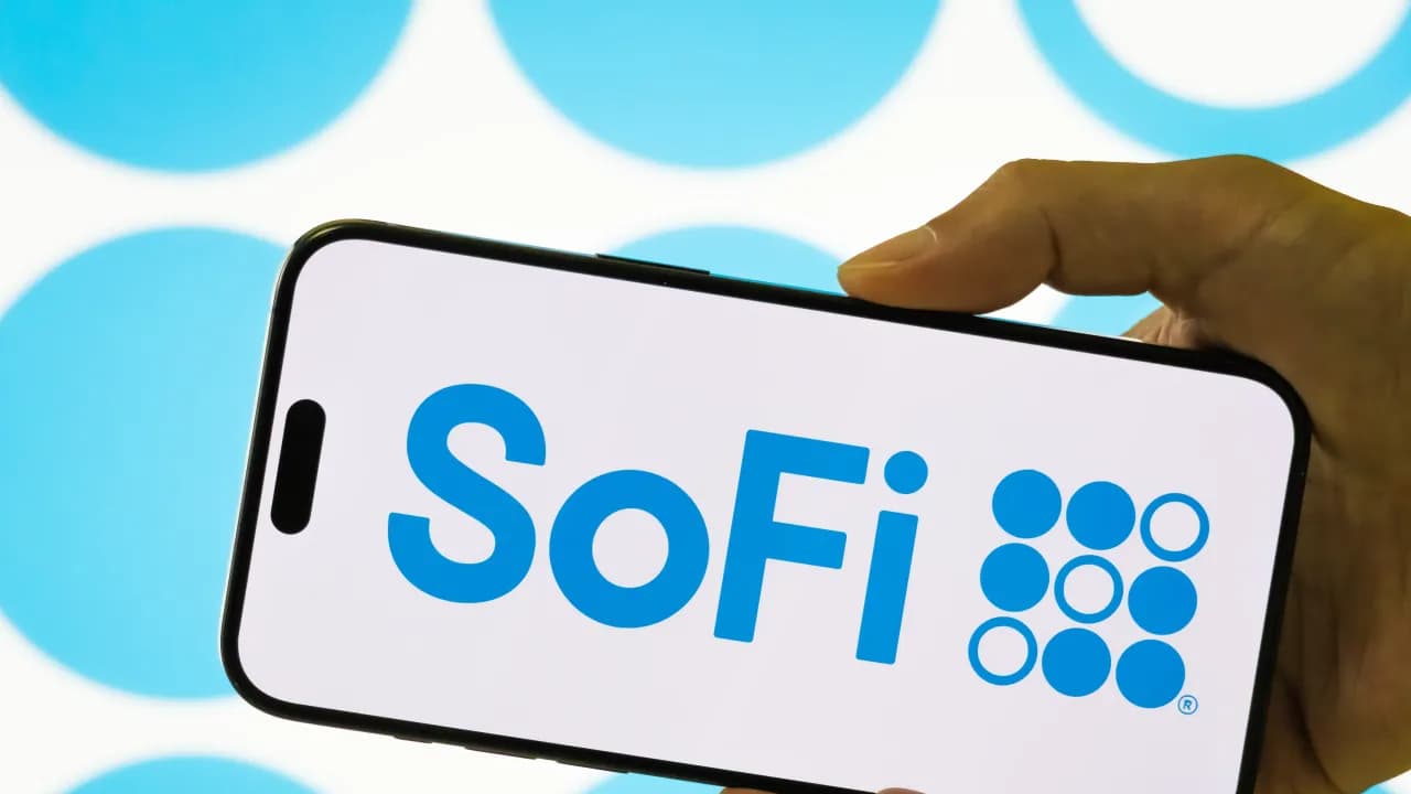 SoFi shares slide after-hours on missed S&P 500 inclusion — retail says ...