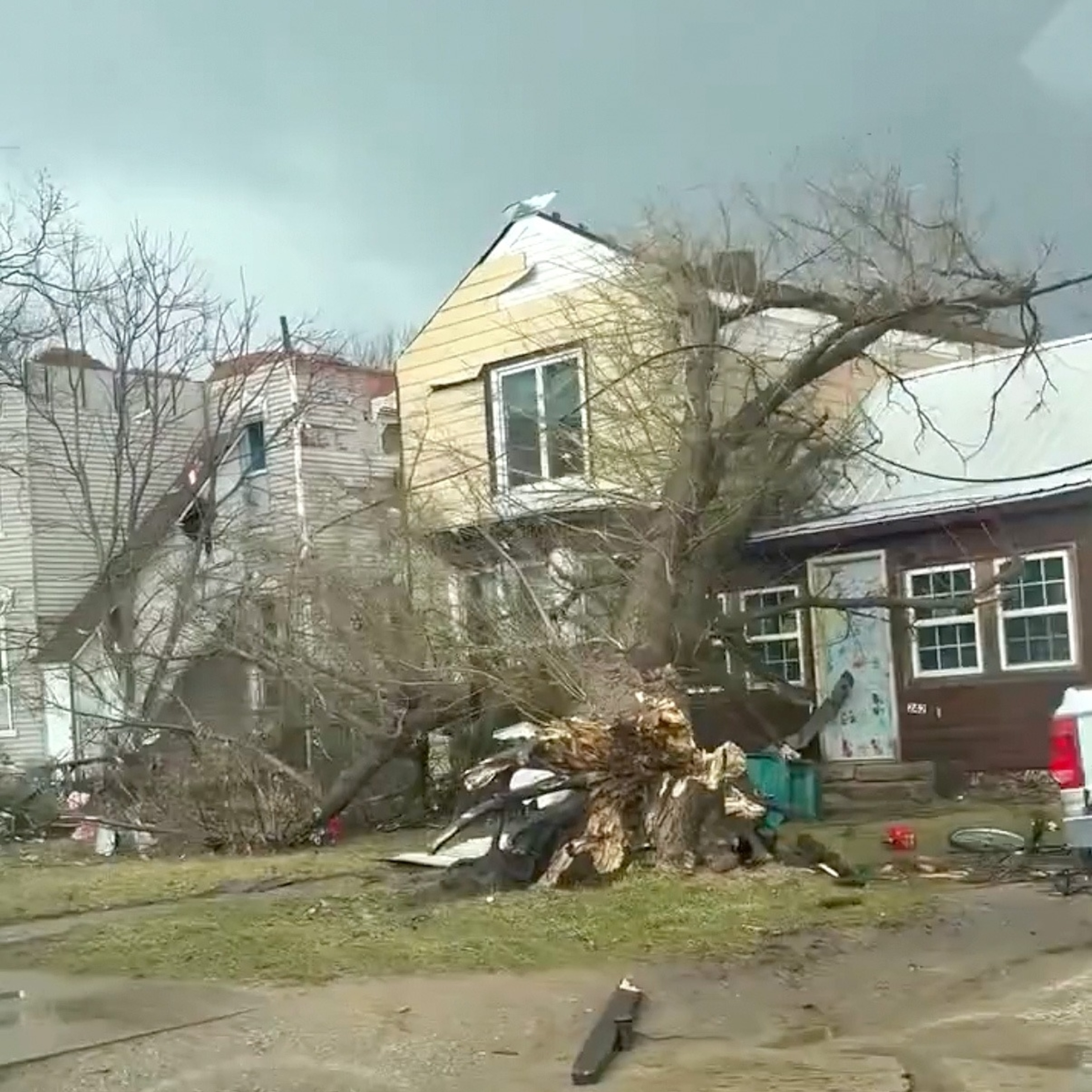 4 dead after suspected tornadoes in Michigan; millions under alert for ...