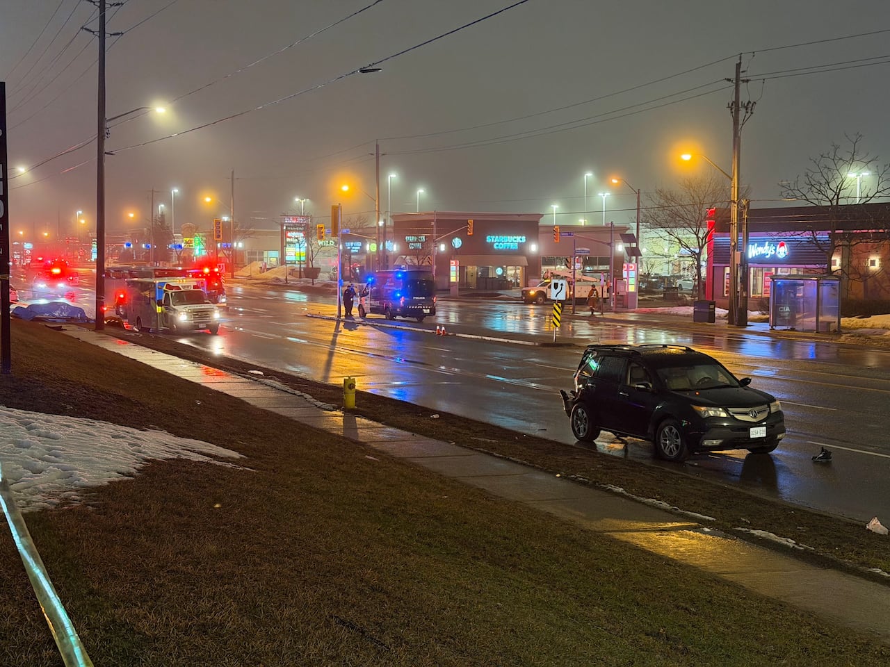 Pedestrian dead after 2 cars crash in northwest Toronto, 1 knocks down ...