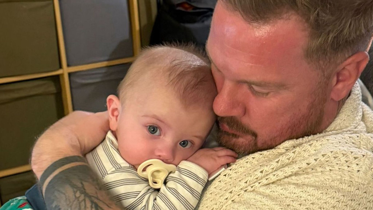 Hơn 60 trẻ sơ sinh tại Anh nhập viện nghi do uống sữa bột nhiễm độc