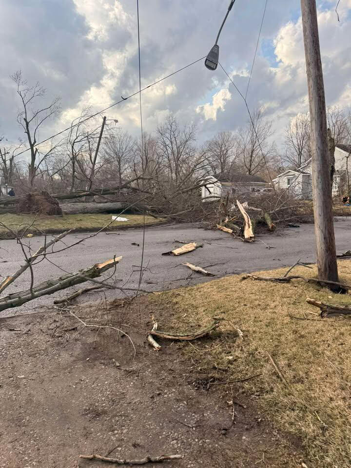 1 dead, several injured after tornado tears through southwest Michigan ...