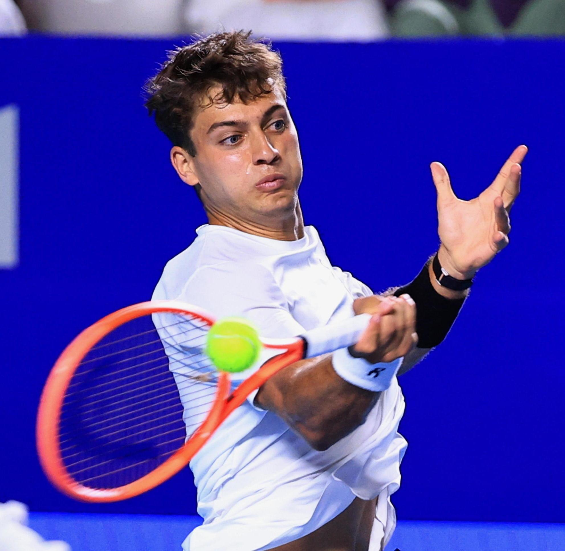 Il romano vince in rimonta la sua prima partita nel 1000 americano. Out ...