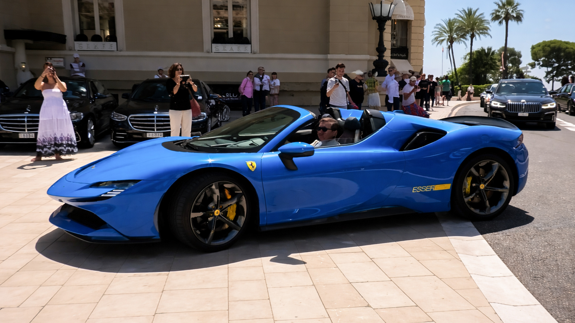 Deze Ferrari van $420.000 trekt alle aandacht in Monaco