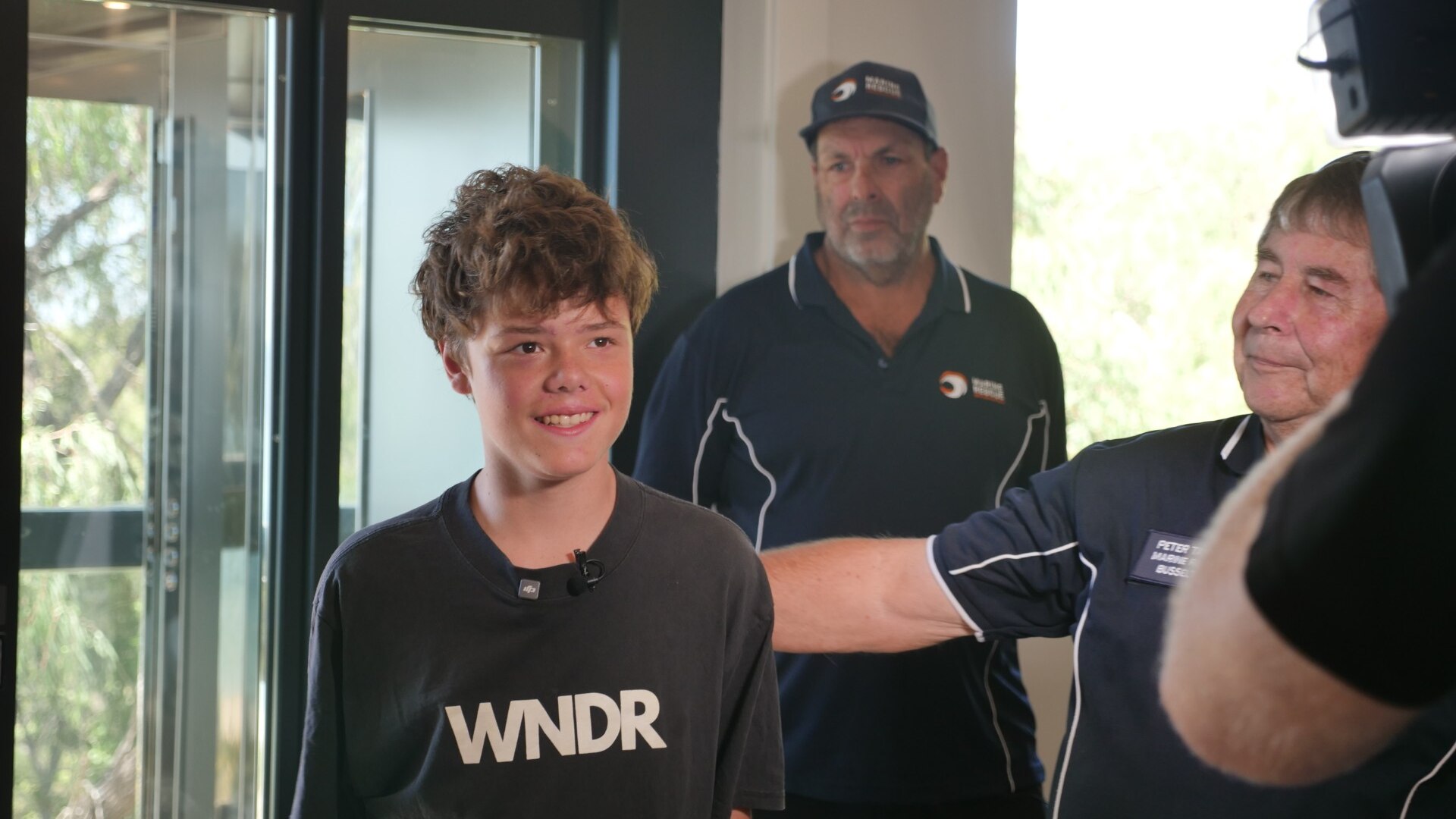 Austin Appelbee has thanked the rescuers who helped him save his family after they were swept out to sea.  (ABC News: Gabrielle Becerra Mellet                )